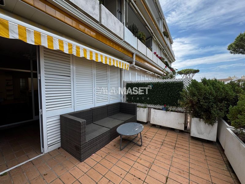 Foto b93eb4eb-c582-45e4-838e-73f3bdf996e8. Pis amb calefacció piscina a Los Pinos-Politur Platja d´Aro