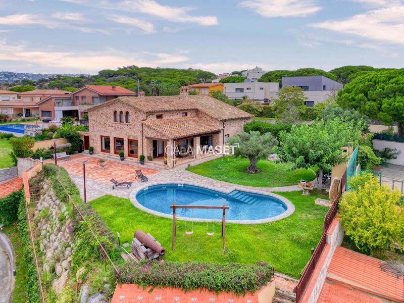 Foto 86ed14d4-975f-4a21-bf12-2dbd7ac1ea4b. Chalet mit heizung parking in Sant Pol Sant Feliu de Guíxols