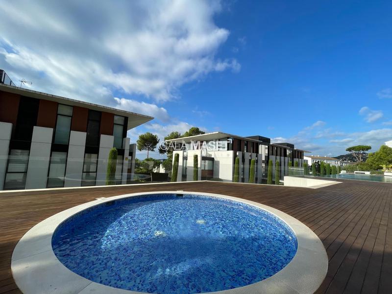 Foto 909a0397-c7ac-43ad-9404-8de7d8949d8a. Appartement avec chauffage parking dans Los Pinos-Politur Platja d´Aro