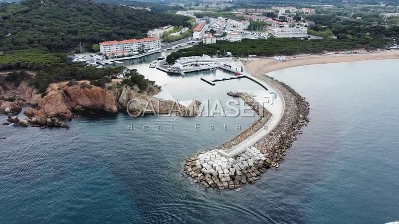 Foto 091a1841-ad04-475e-9beb-93cbae203a66. Chalet maravillosa a solo 250 metros de las calas mas prestigiosas de la zona! en Platja d´Aro