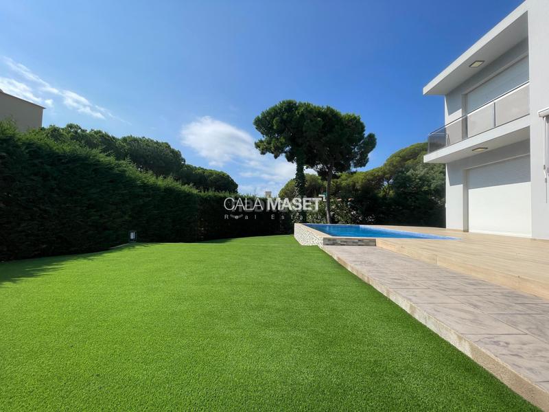 Foto 161501b6-5cb8-4d34-bbb9-6f577a5a711b. Chalet maravillosa a solo 250 metros de las calas mas prestigiosas de la zona! en Platja d´Aro