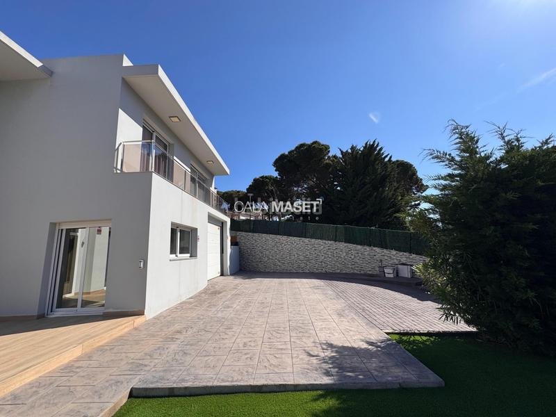 Foto 1e6f8f8e-27a0-4b8a-9428-3f7664d51013. Chalet maravillosa a solo 250 metros de las calas mas prestigiosas de la zona! en Platja d´Aro