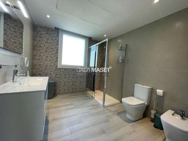 Foto 4cea2550-5f43-41ae-800c-4b1f8009a0b9. Chalet maravillosa a solo 250 metros de las calas mas prestigiosas de la zona! en Platja d´Aro
