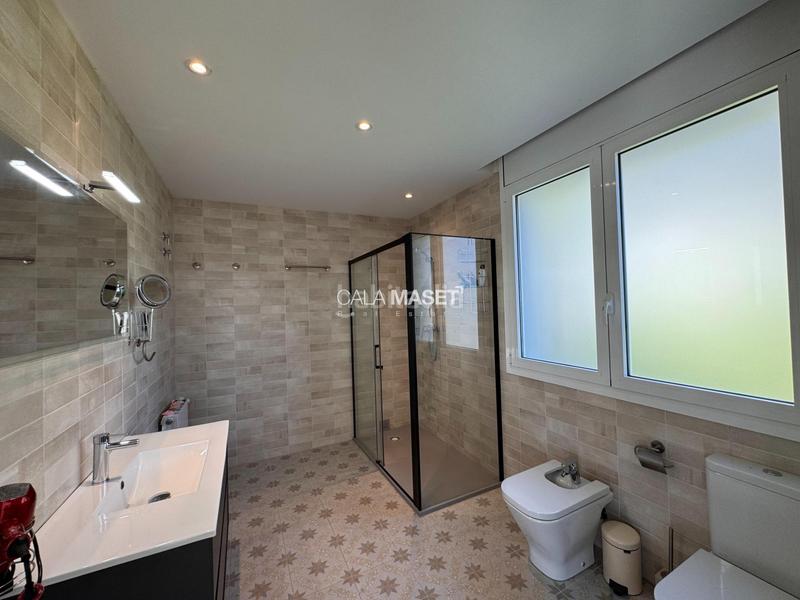 Foto 51b0fe21-ea57-4555-af3d-4f773117a069. Chalet maravillosa a solo 250 metros de las calas mas prestigiosas de la zona! en Platja d´Aro