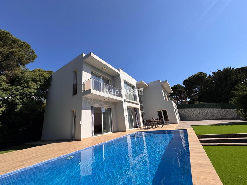 Foto 6476e4e9-dfca-42a6-aaa0-cb4c0da046b4. Chalet maravillosa a solo 250 metros de las calas mas prestigiosas de la zona! en Platja d´Aro