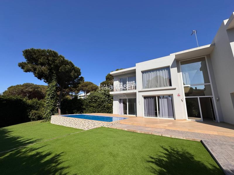 Foto 888a3285-594e-48e2-9589-833d7425e8b5. Chalet maravillosa a solo 250 metros de las calas mas prestigiosas de la zona! en Platja d´Aro