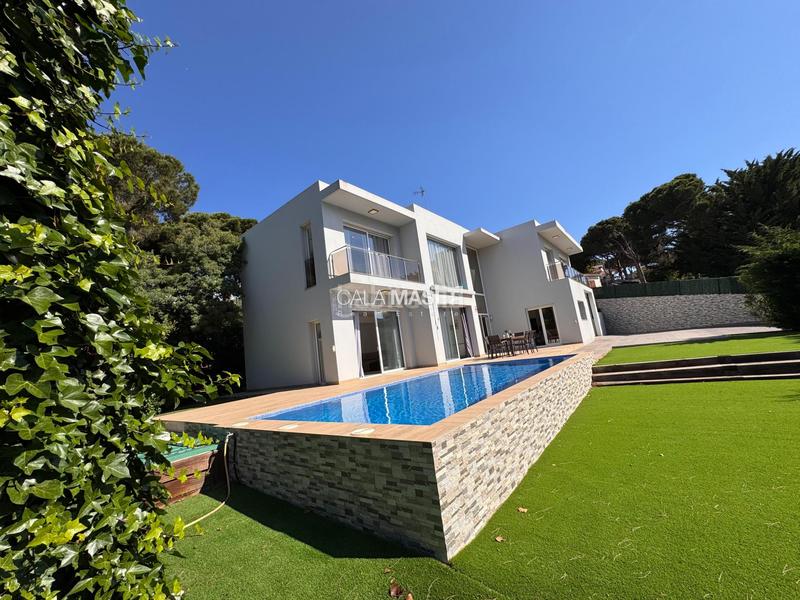 Foto 88a46bbf-bf16-4c89-9563-c37ff83dba8b. Chalet maravillosa a solo 250 metros de las calas mas prestigiosas de la zona! en Platja d´Aro