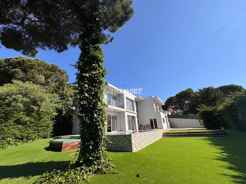 Foto 9b8b2f8b-28b4-40e0-8c94-b50ec200a148. Chalet maravillosa a solo 250 metros de las calas mas prestigiosas de la zona! en Platja d´Aro