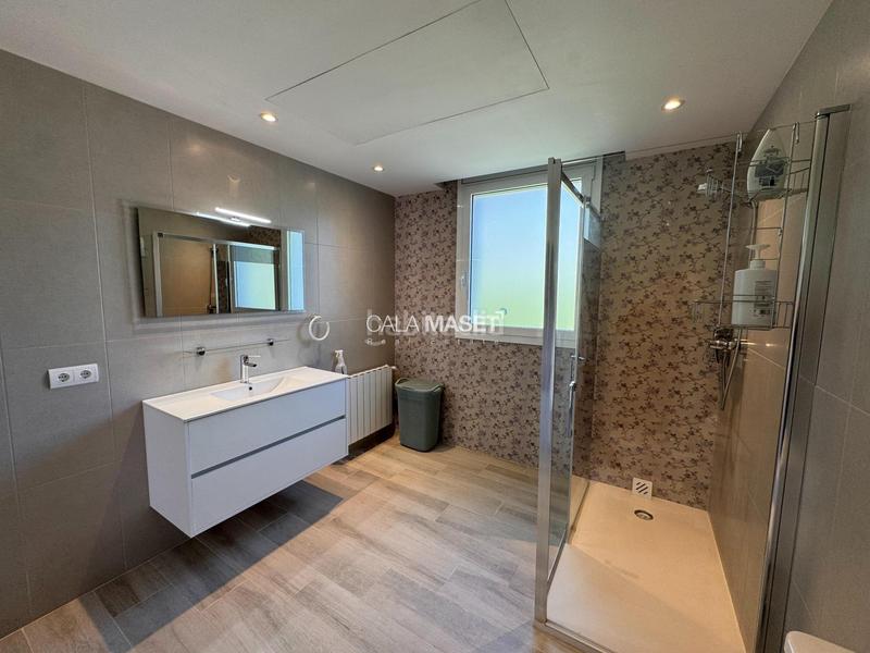 Foto a5de4cb4-251f-4f12-8009-c040eec265f8. Chalet maravillosa a solo 250 metros de las calas mas prestigiosas de la zona! en Platja d´Aro
