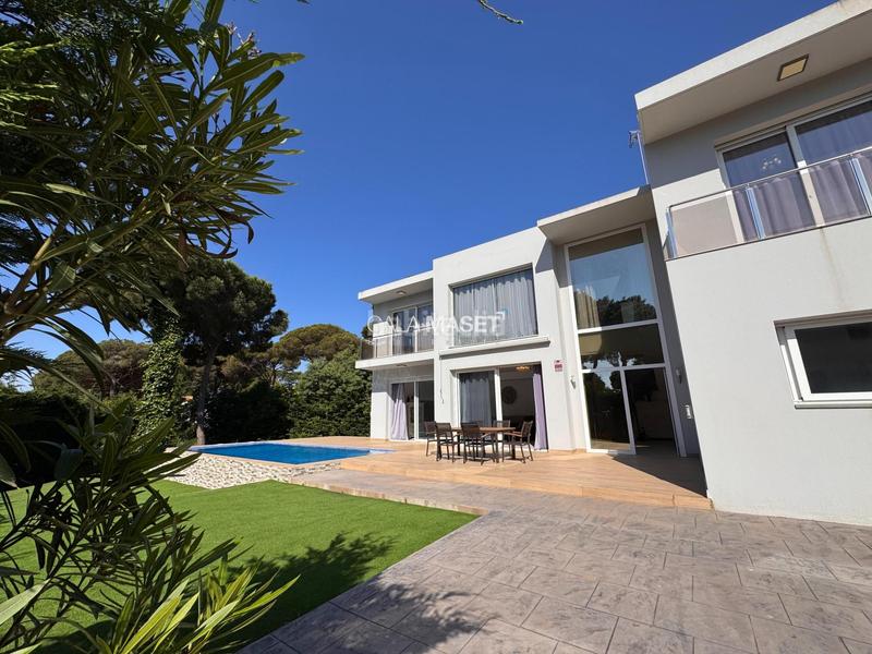 Foto b254df78-ffd0-4a06-9a37-3cfc69f65936. Chalet maravillosa a solo 250 metros de las calas mas prestigiosas de la zona! en Platja d´Aro