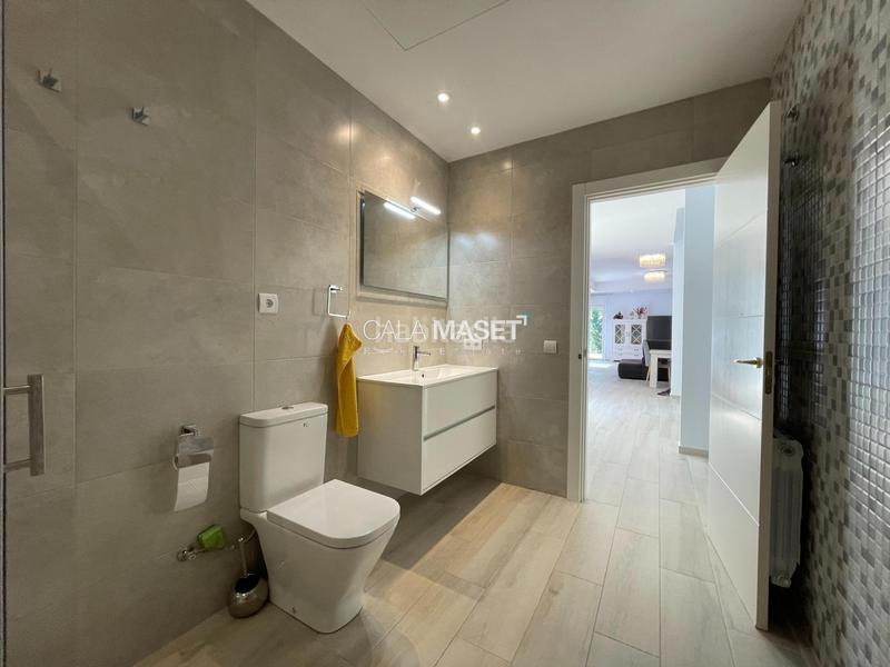 Foto b869cea3-950c-417d-80bf-46e20fb81ea5. Chalet maravillosa a solo 250 metros de las calas mas prestigiosas de la zona! en Platja d´Aro