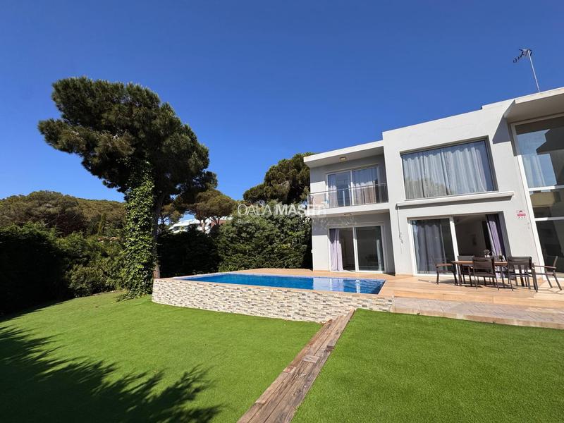 Foto d1eaa50c-964b-4db5-9508-9fced6a4e854. Chalet maravillosa a solo 250 metros de las calas mas prestigiosas de la zona! en Platja d´Aro