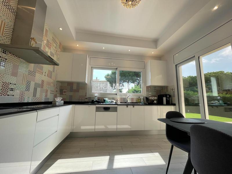 Foto e9e2325d-81d8-48bf-909c-d50a047dcf64. Chalet maravillosa a solo 250 metros de las calas mas prestigiosas de la zona! en Platja d´Aro