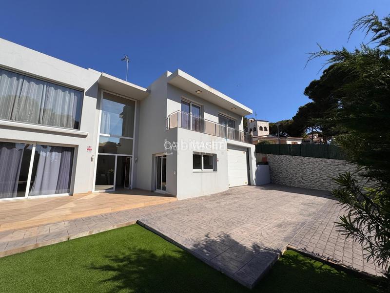Foto ee0c5905-b459-4a47-9cb7-cc6649addfbd. Chalet maravillosa a solo 250 metros de las calas mas prestigiosas de la zona! en Platja d´Aro