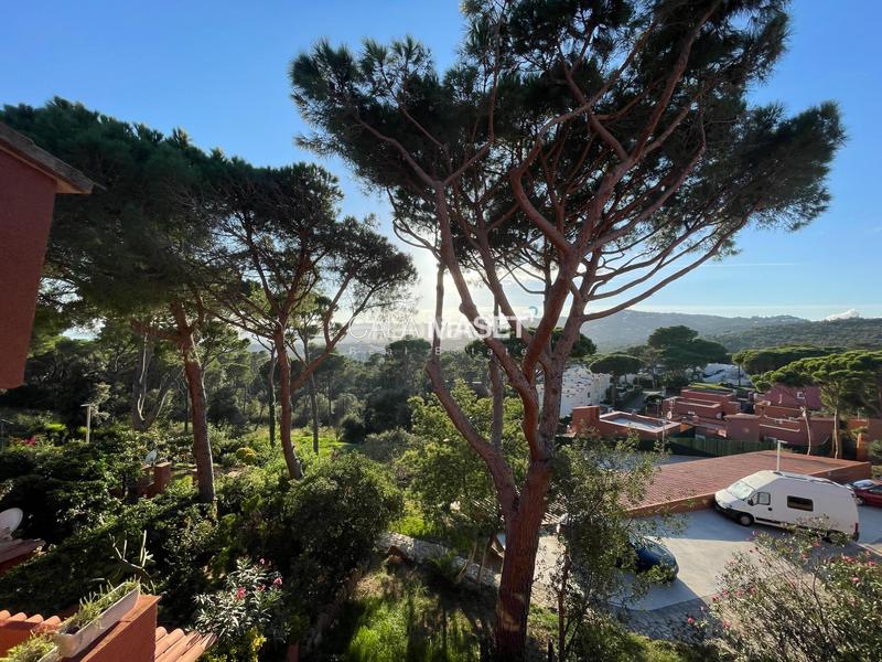 Foto 19af8249-ba2f-4511-ac05-f55a1679c13c. Casa a schiera con parcheggio in Los Pinos-Politur Platja d´Aro