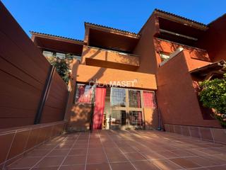 Casa adossada  Politur. Con vistas  y licencia turística a platja daro!