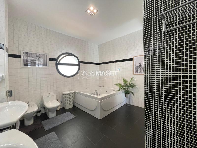 Foto 2aa6c471-5f2f-4e79-b538-fba33d7fa61a. Xalet amb calefacció aparcament piscina a Puntabrava-Port Salvi Sant Feliu de Guíxols