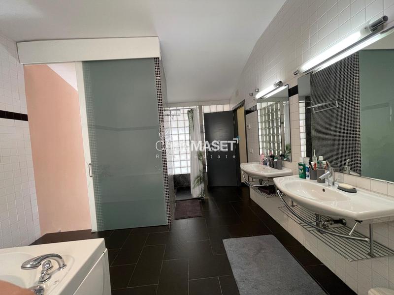 Foto 425bf2f0-0a3e-469a-80cc-e2bc9d844b17. Xalet amb calefacció aparcament piscina a Puntabrava-Port Salvi Sant Feliu de Guíxols