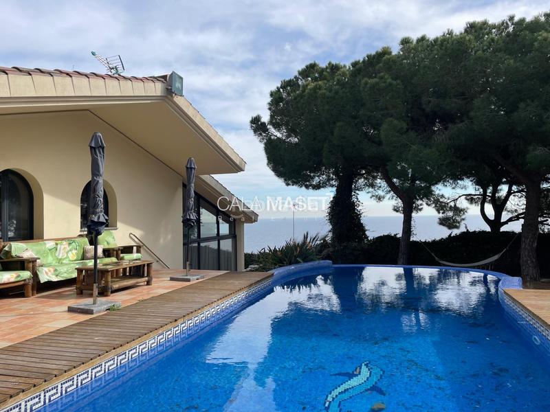 Foto 844bdc48-9d50-4f5f-93db-6c9416106462. Xalet amb calefacció aparcament piscina a Puntabrava-Port Salvi Sant Feliu de Guíxols