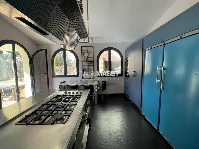 Foto bb1aae27-6224-44f1-a336-daceabdafed2. Xalet amb calefacció aparcament piscina a Puntabrava-Port Salvi Sant Feliu de Guíxols