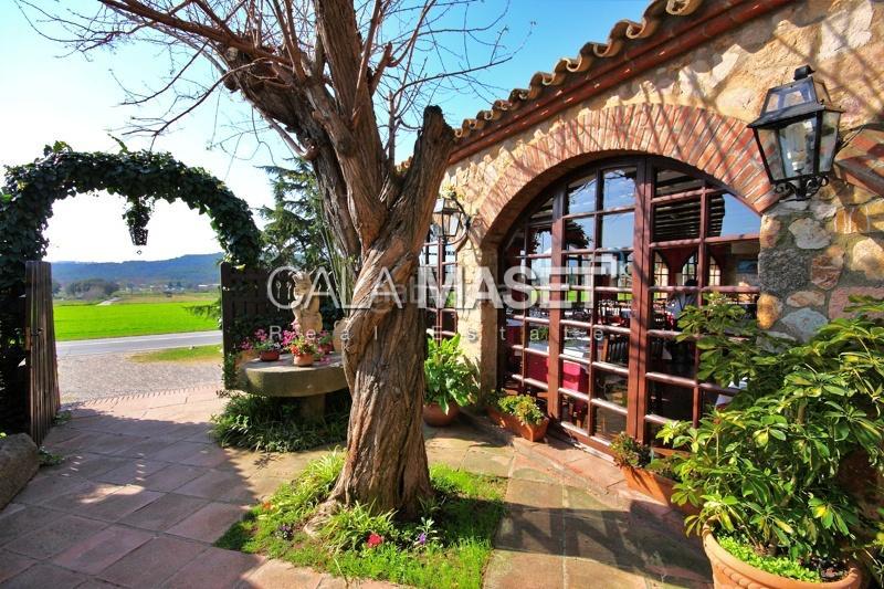 Foto 11ca10fe-8df7-4398-8b1e-693f96016763. Mas avec parking dans Castell d´Aro