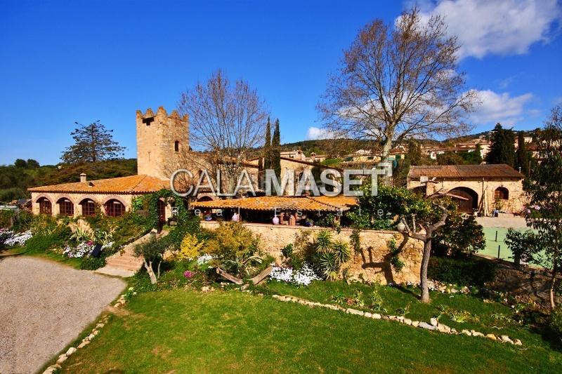 Foto 41686540-e6ef-461a-976d-78ee0ad4b86e. Mas avec parking dans Castell d´Aro