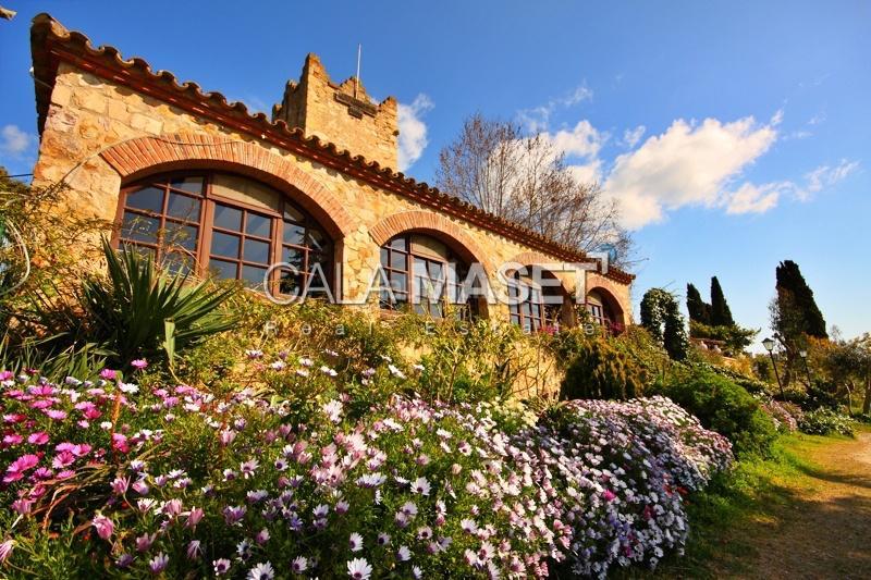 Foto 6b60477a-251a-41e1-8550-25c7745389c6. Mas avec parking dans Castell d´Aro