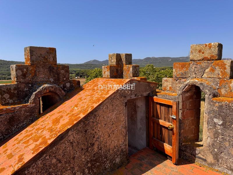 Foto 8d1684b9-cc2e-4c79-980f-974ebdc105cc. Mas avec parking dans Castell d´Aro