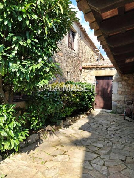 Foto e08638db-e928-4de0-a1da-bdb8038683a8. Mas avec parking dans Castell d´Aro