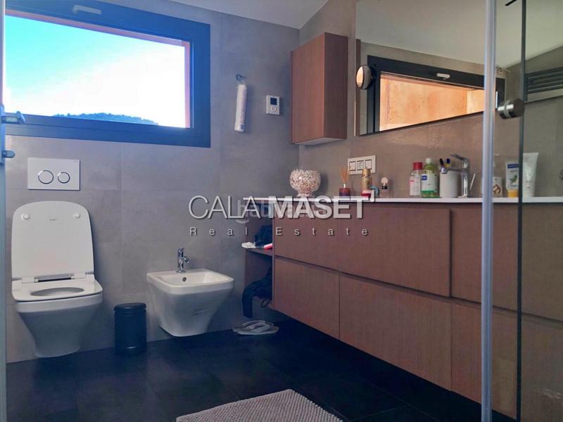 Foto 36bb4717-d13d-40eb-a7ae-8c9ed791cf2f. Lloguer xalet amb aparcament a Sant Pol Sant Feliu de Guíxols