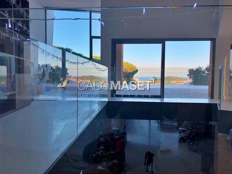 Foto 3e567f15-3dcd-482b-a504-e7de42ff5419. Rent chalet with parking in Sant Pol Sant Feliu de Guíxols