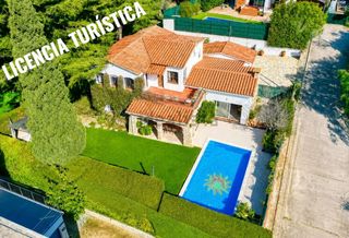Chalet à La garrotxa 26. Maravillosa casa en sagaró con licencia turística