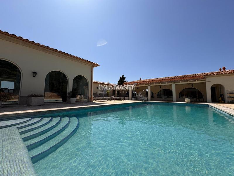 Foto 6d8b017f-1832-4b63-8559-b8a62d4f9c18. Chalet exclusiva propiedad en mas nou en Urbanitzacions Platja d´Aro