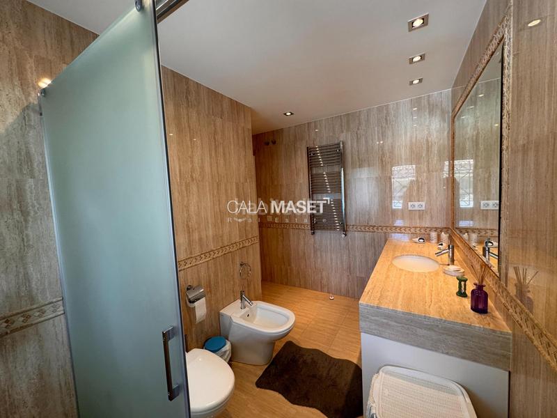 Foto a441808f-9b13-4a7c-ac46-a7723148a53f. Chalet exclusiva propiedad en mas nou en Urbanitzacions Platja d´Aro