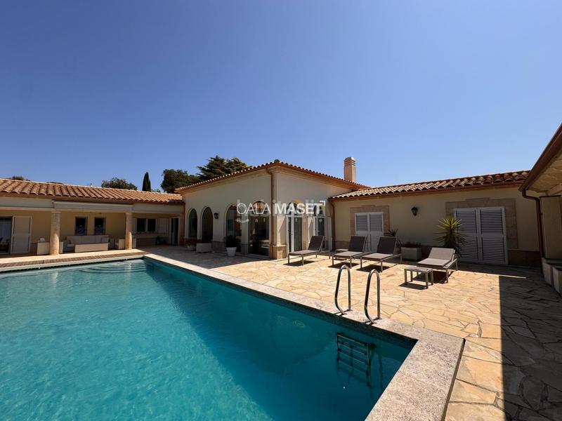 Foto c8f27ba7-54f9-4abc-ace2-5dffb316e4f8. Chalet exclusiva propiedad en mas nou en Urbanitzacions Platja d´Aro