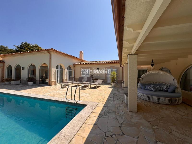 Foto ce8fbdcb-3aa6-40aa-bb6b-e13cdabbb948. Chalet exclusiva propiedad en mas nou en Urbanitzacions Platja d´Aro