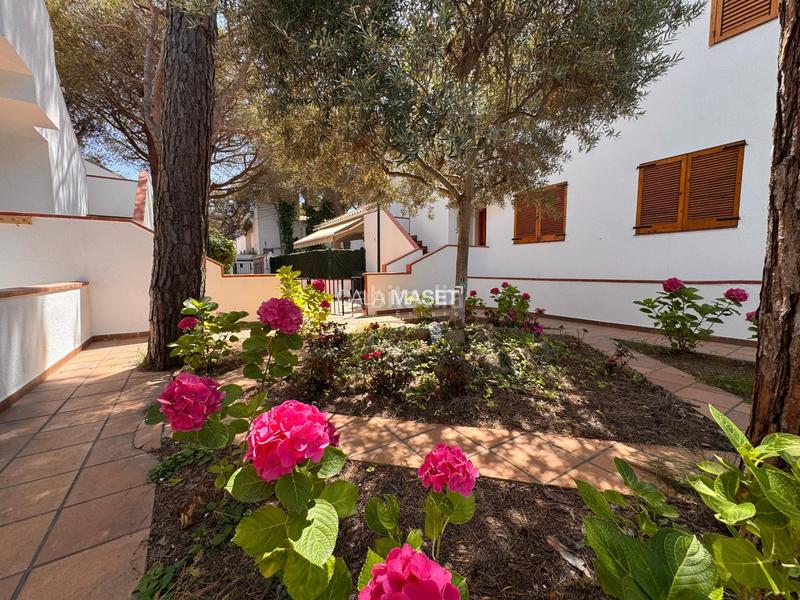 Foto 39da00ab-842c-4389-ae1c-09aa1a536462. Apartament amb aparcament piscina a Centre-Platja Platja d´Aro