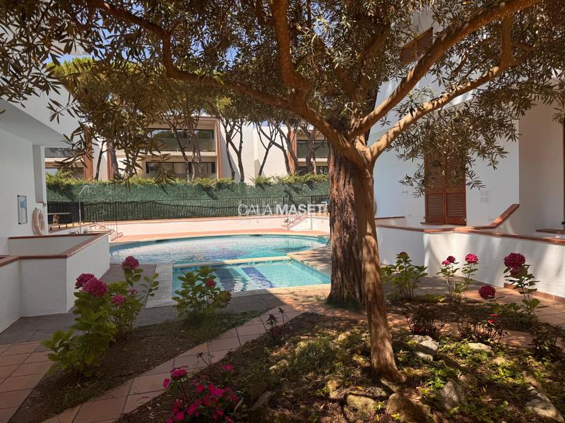 Foto b17a1aa1-6be1-41cd-a73c-010b3cf34272. Apartament amb aparcament piscina a Centre-Platja Platja d´Aro