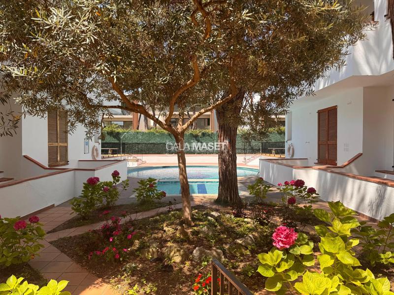 Foto d74bbf9e-0d8c-415a-8d34-a14197b9bb5f. Apartament amb aparcament piscina a Centre-Platja Platja d´Aro