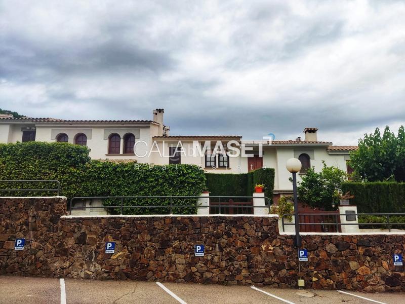 Foto 1e97e9d2-f6d6-48b1-89fb-b66f595fa5f9. Casa adosada encantadora casa adosada en sagaró, a un paso de la playa de sant pol en Sant Feliu de Guíxols