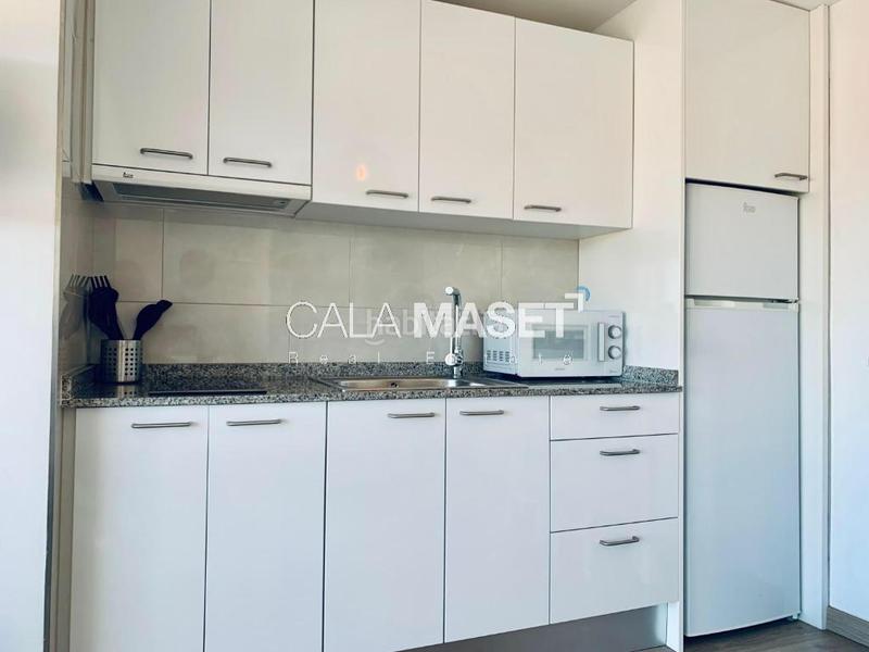 Foto 3bce19ab-e4fc-418c-a082-549c9012ad2a. Estudio en marítim estudio en primera línea del mar con licencia en Platja d´Aro