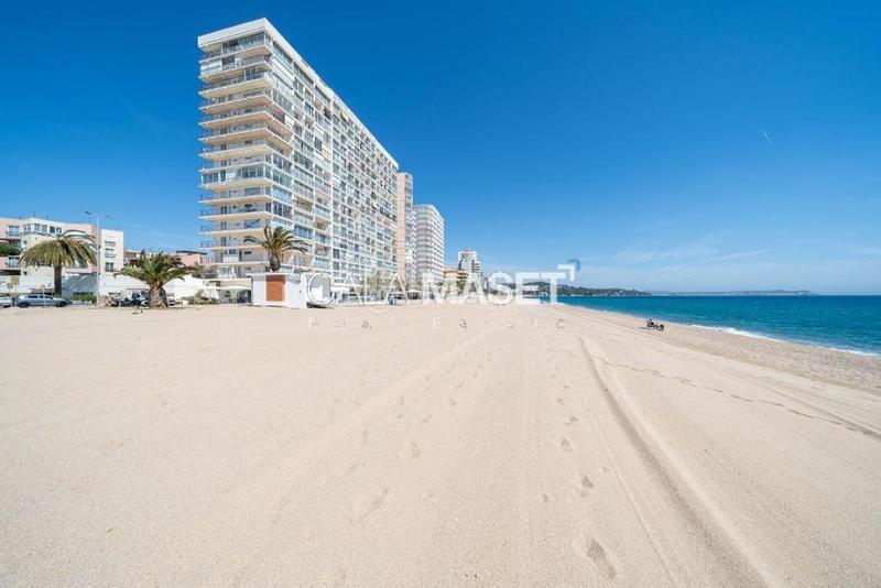 Foto 7fce3548-9181-41a3-9ee0-f9118769611d. Estudio en marítim estudio en primera línea del mar con licencia en Platja d´Aro