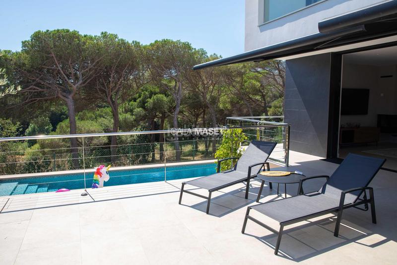 Foto 133a614f-a135-4126-bbd5-b0fc2299a77a. Location chalet avec chauffage parking piscine dans Platja d´Aro