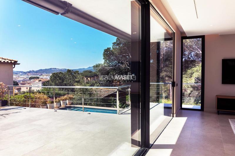Foto 9549263f-ee9b-4801-a03a-74e02367f121. Location chalet avec chauffage parking piscine dans Platja d´Aro