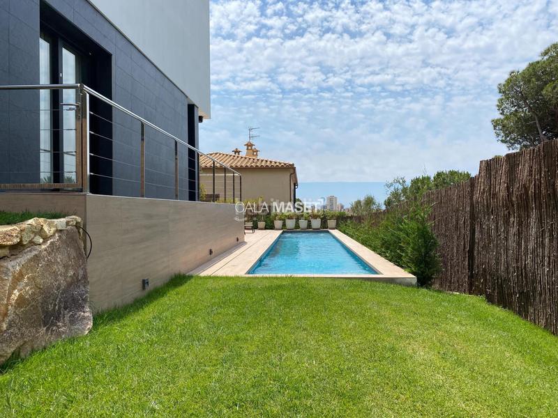 Foto bcbd4519-75a4-4844-a308-ff8838fe2374. Location chalet avec chauffage parking piscine dans Platja d´Aro