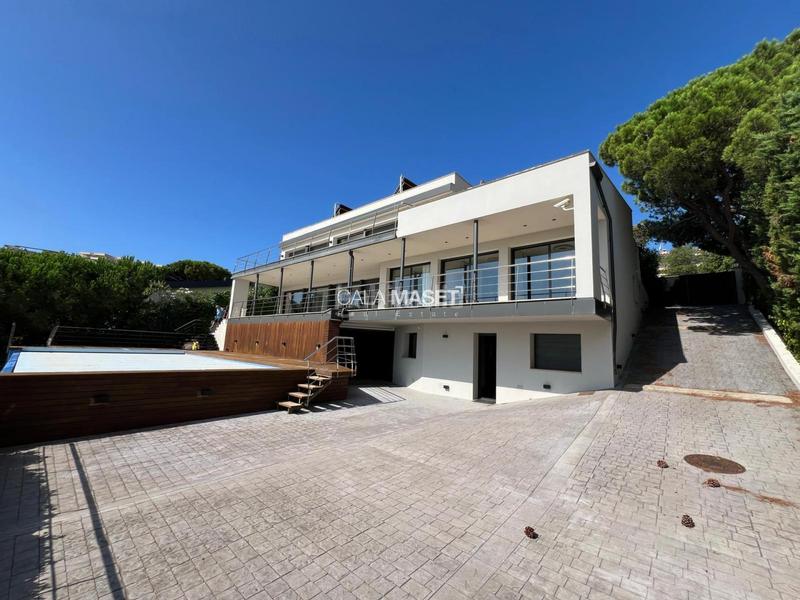 Foto 56ad4a50-b5f9-4f96-a35c-3a33c7db1b83. Chalet en Sant Pol Sant Feliu de Guíxols