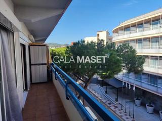 Appartement à Bolívar 4. Apartamento reformado en segunda línea de mar  platja daro