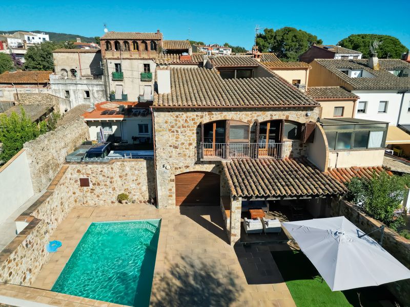 Foto 984147ed-1472-498a-bd81-fa2c39822648. Masia amb calefacció aparcament a Poble Calonge