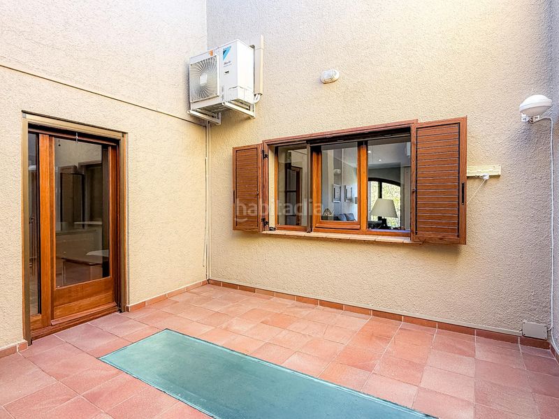 Foto 9bd5fda8-a6a6-42b6-999e-1944fb794dc6. Masia amb calefacció aparcament a Poble Calonge