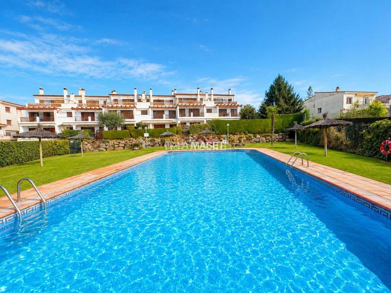 Foto 993cb8ae-8126-409d-8e04-873c843f52ee. Rent apartment with parking pool in S´Agaró